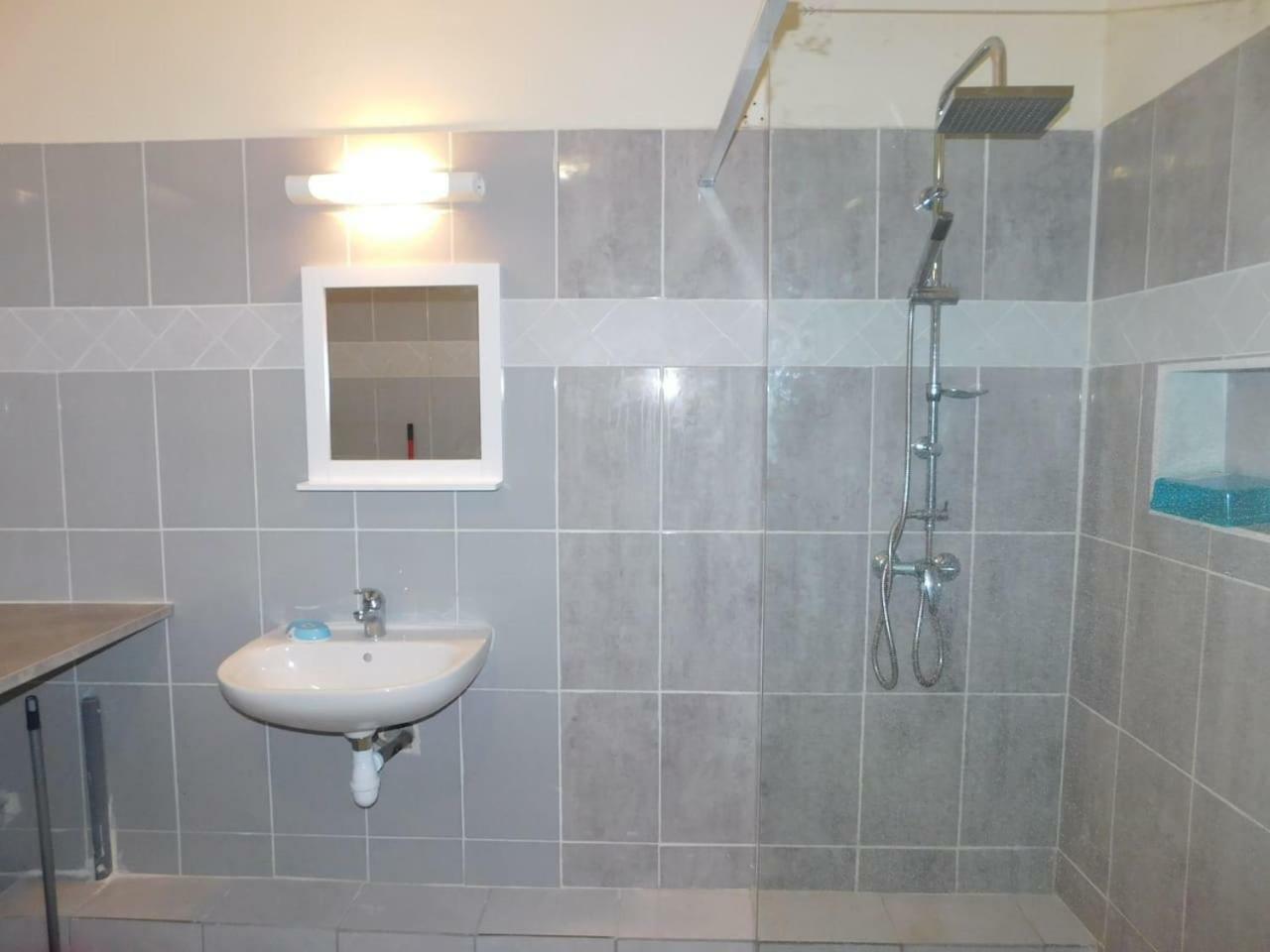 Charmant Petit T2 Dans Maison Vieux-Bourg Экстерьер фото